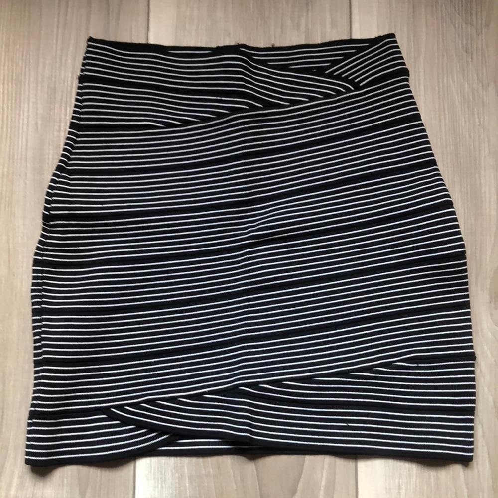 BCBGMAXAZRIA Bandage Bodycon Stretchy Mini Skirt